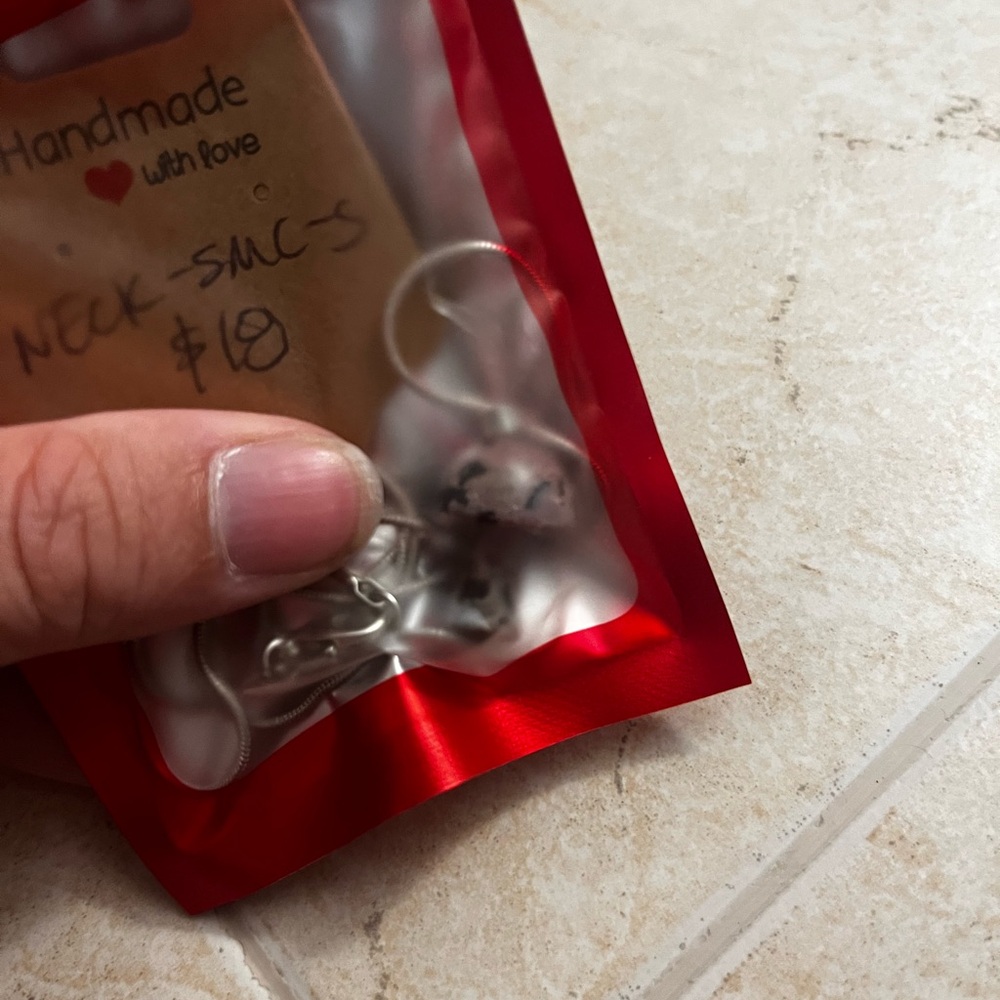Handmade stone mushroom necklace - Picture 2 of 3